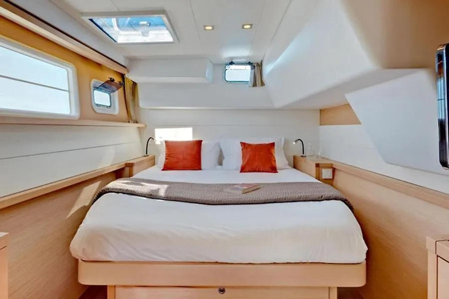 Cabin In A Catamaran Pula 0*,